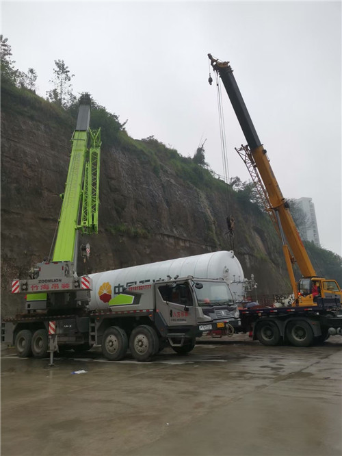西林县“不怕风雨冻”—— 吊车的 “恶劣环境适应” 技术